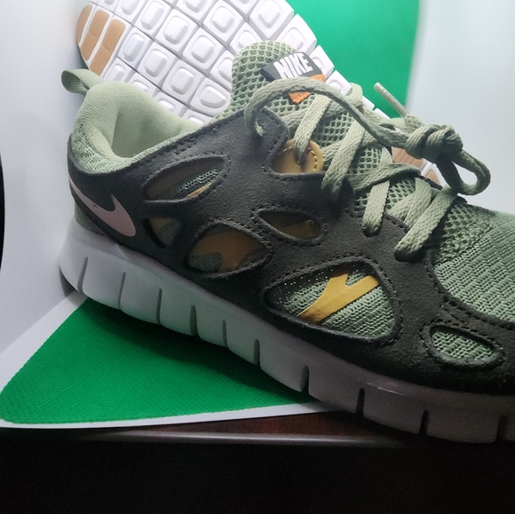 Nike Free Run 2 Sneakers - Picture 6 of 7